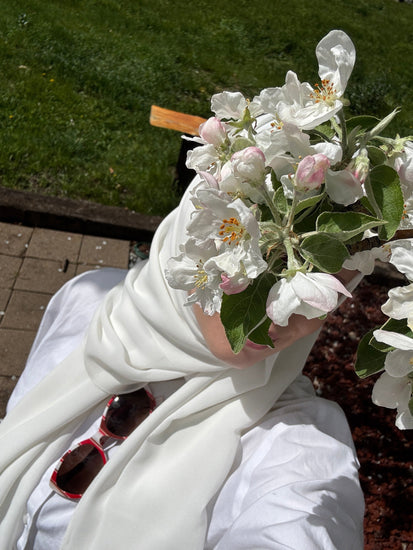 7 Tips to Enjoy Hijab: Free Color Theory Guide Included!